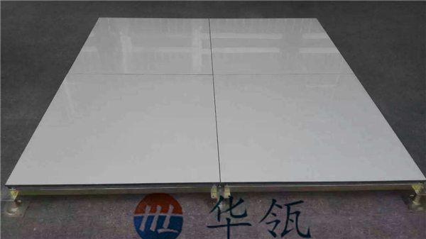 陶（táo）瓷防靜（jìng）電（diàn）地板